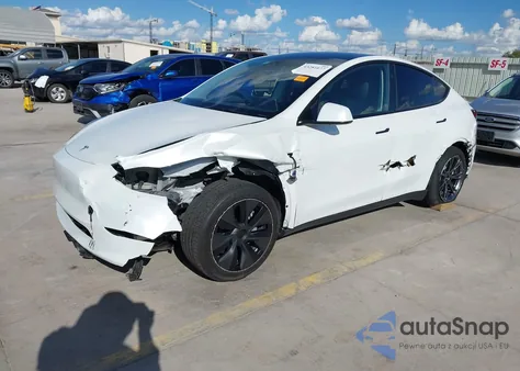 2025 Tesla Model Y Long Range Dual Motor All-Wheel Drive z USA, uszkodzony, nr VIN 7SAYGAEE2SF291066